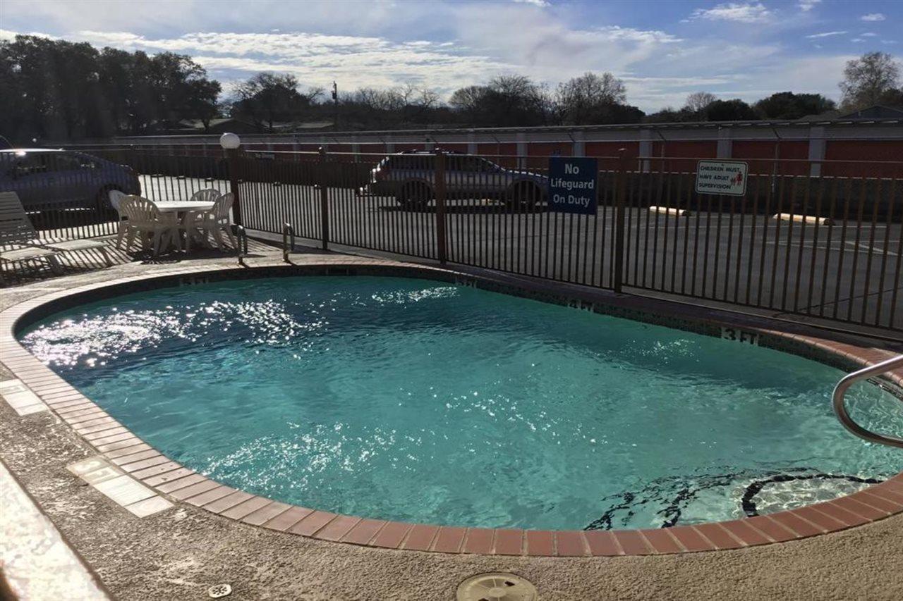 Days Inn By Wyndham Near Seaworld San Antonio Eksteriør bilde