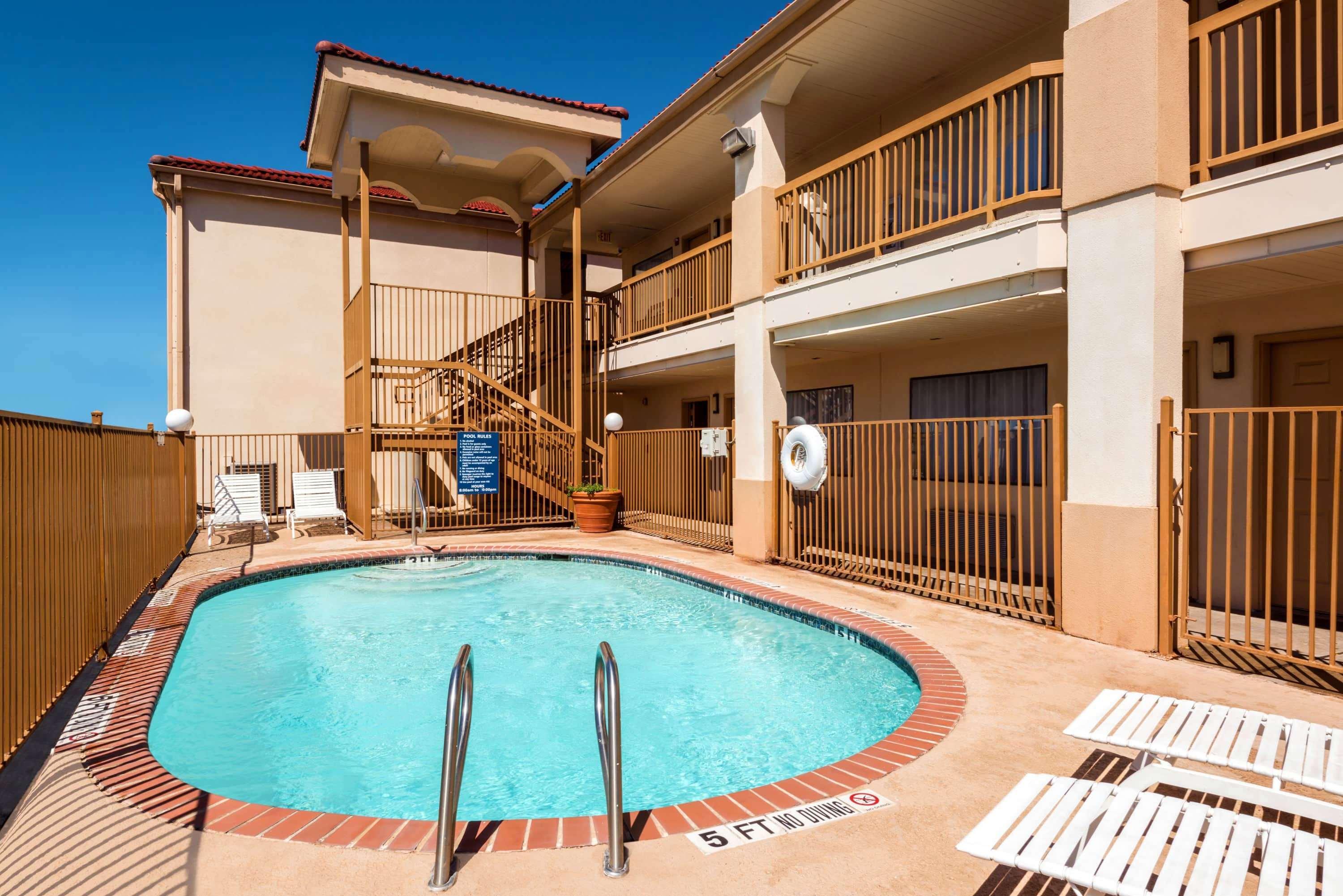 Days Inn By Wyndham Near Seaworld San Antonio Eksteriør bilde