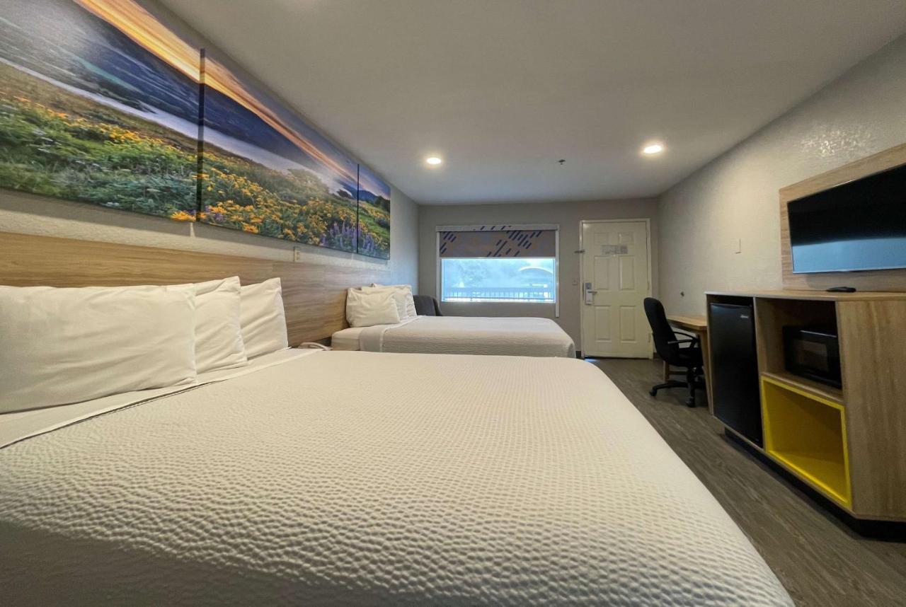Days Inn By Wyndham Near Seaworld San Antonio Eksteriør bilde
