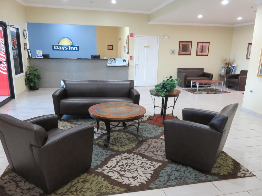 Days Inn By Wyndham Near Seaworld San Antonio Eksteriør bilde