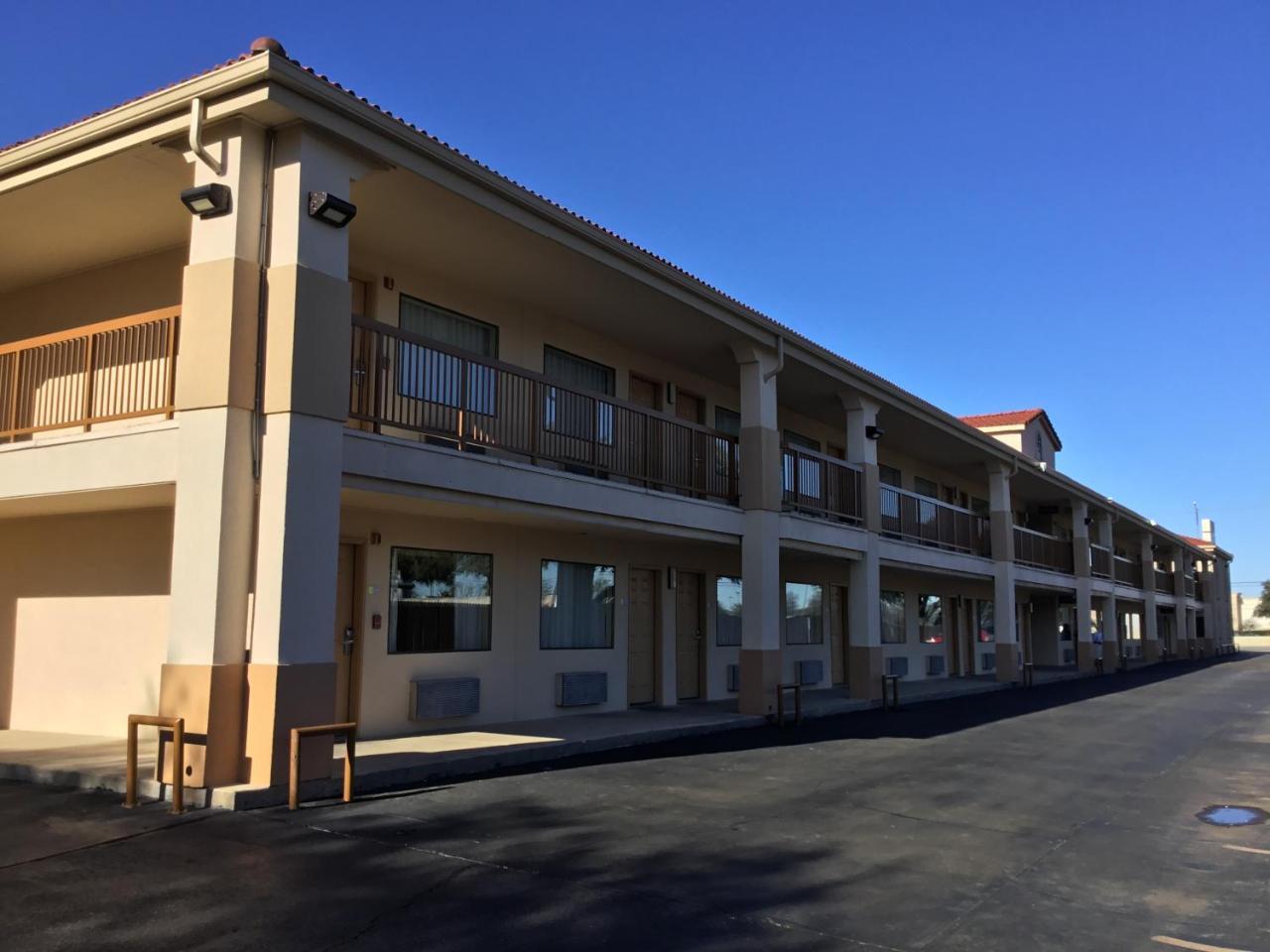Days Inn By Wyndham Near Seaworld San Antonio Eksteriør bilde